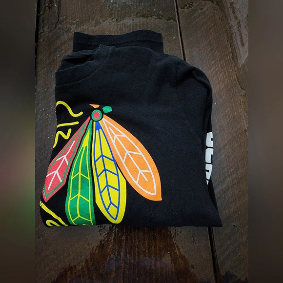 🏒 Chicago Blackhawks Long Sleeve Crewneck Tshirt in size Small - Picture 10 of 10